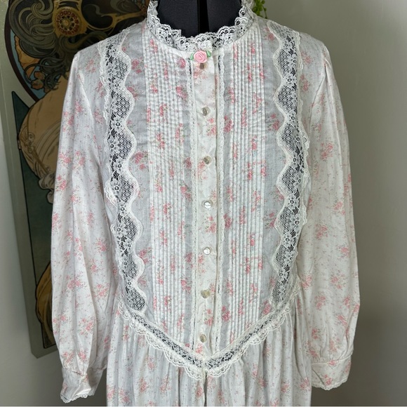 NWT Women’s Vintage Willow Creek USA Lace & Floral Intimate Maxi Dress - Picture 3 of 12